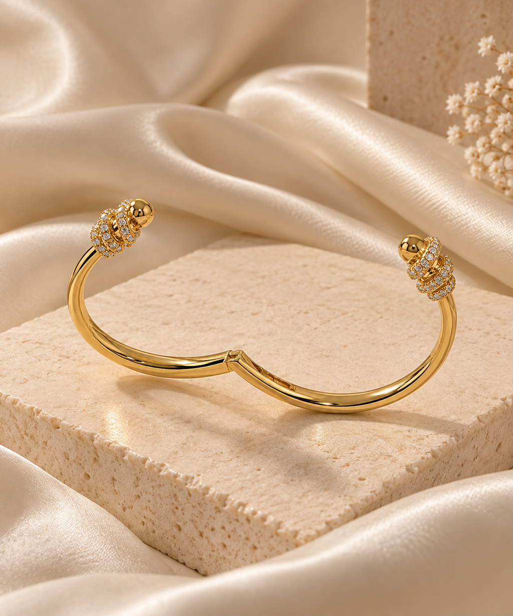 Regal Cluster CZ Open Cuff : 18kt Gold Vermeil