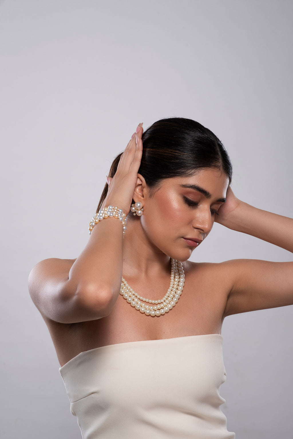 Rani Cluster Studs – Classic Ivory
