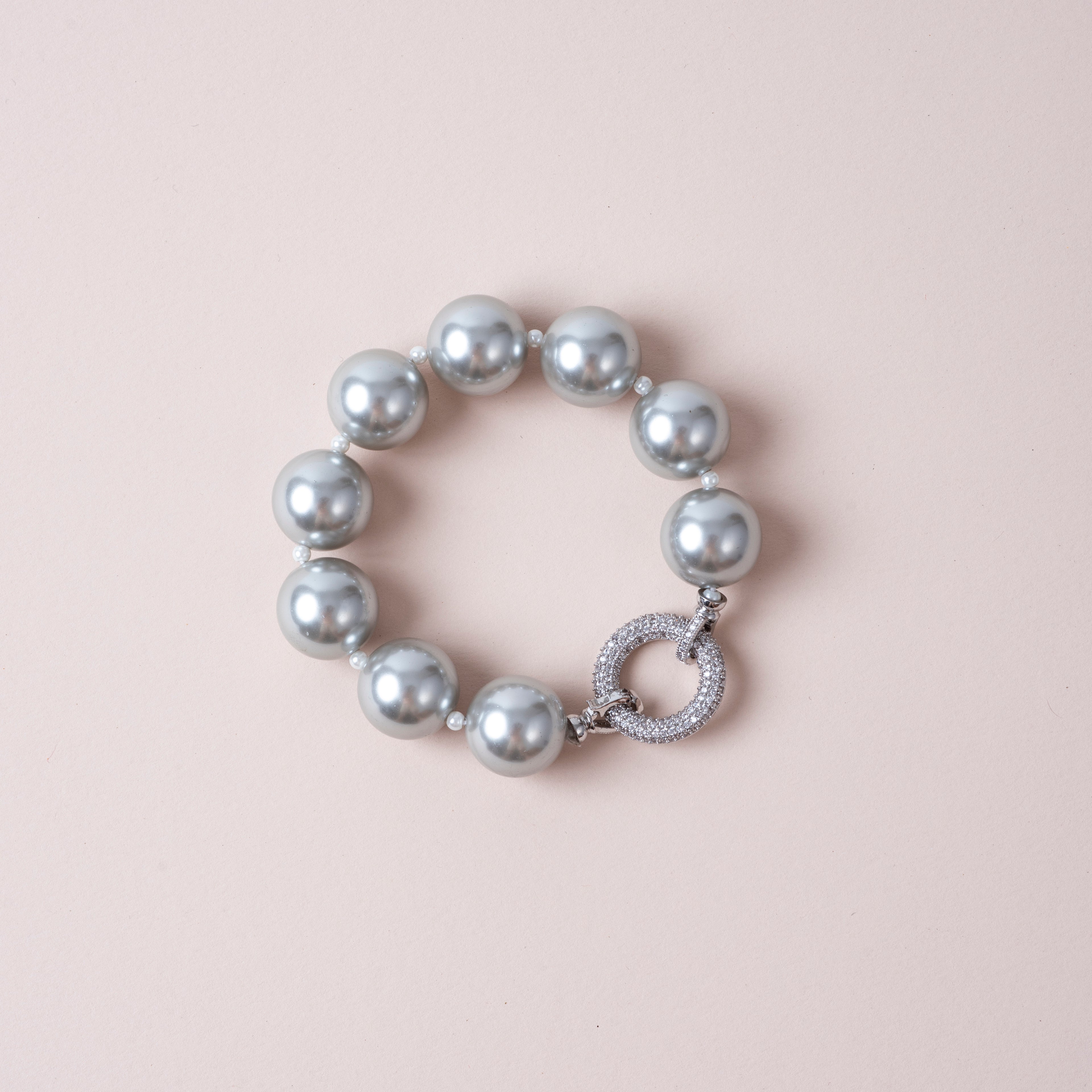 The Imperial Lock Pearl Bracelet : Available In 2 Colors