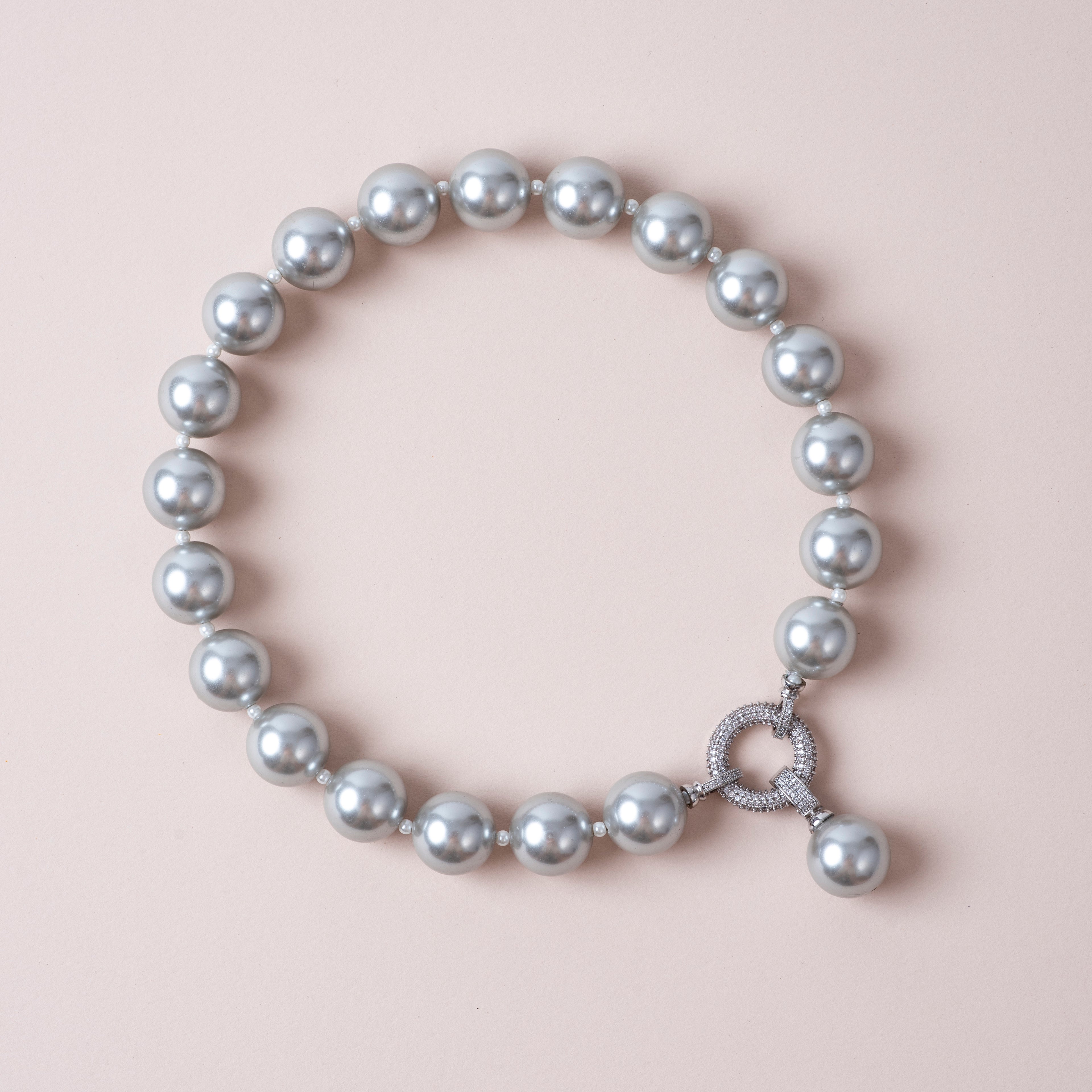 The Imperial Lock Pearl Necklace - Grey Finish