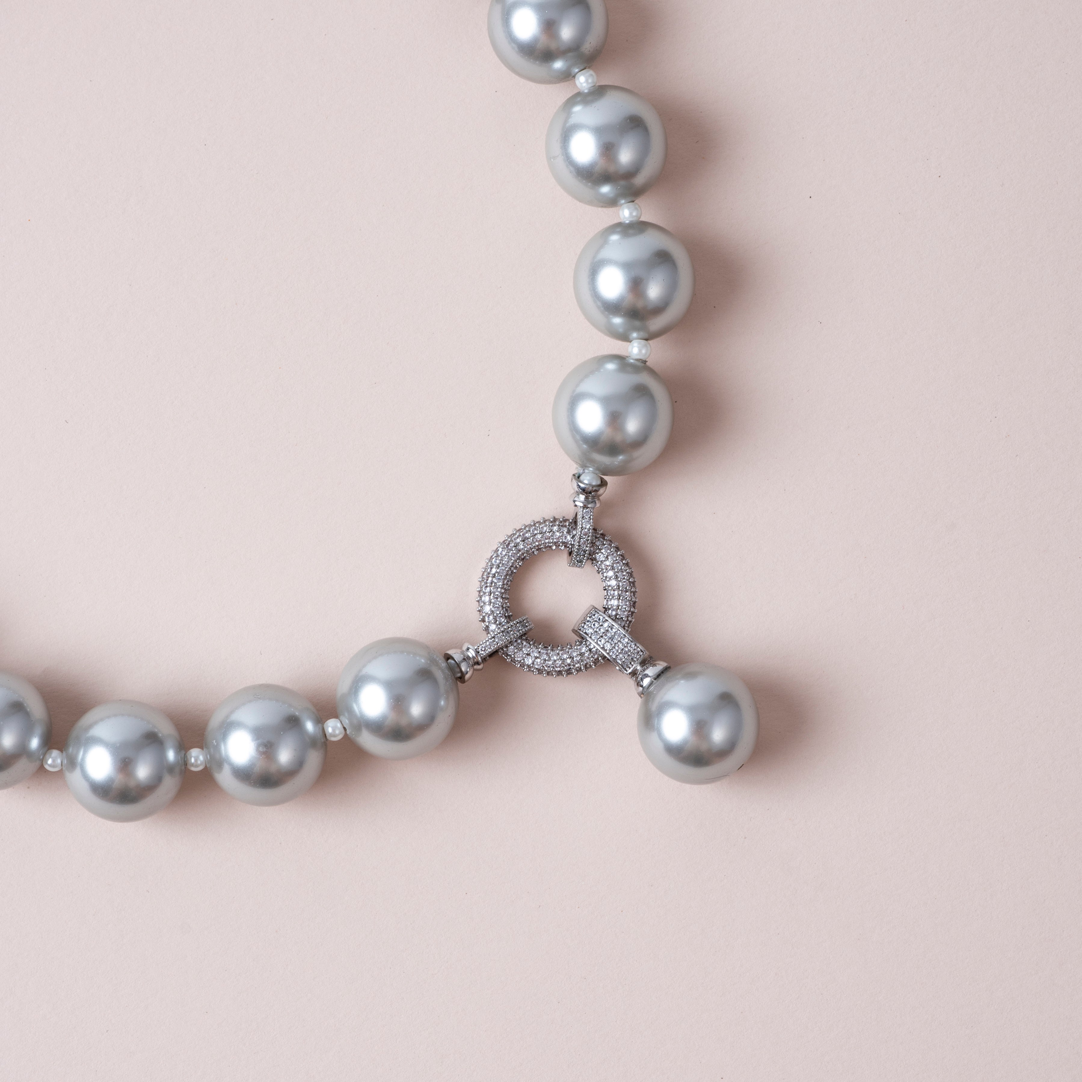 The Imperial Lock Pearl Necklace - Grey Finish