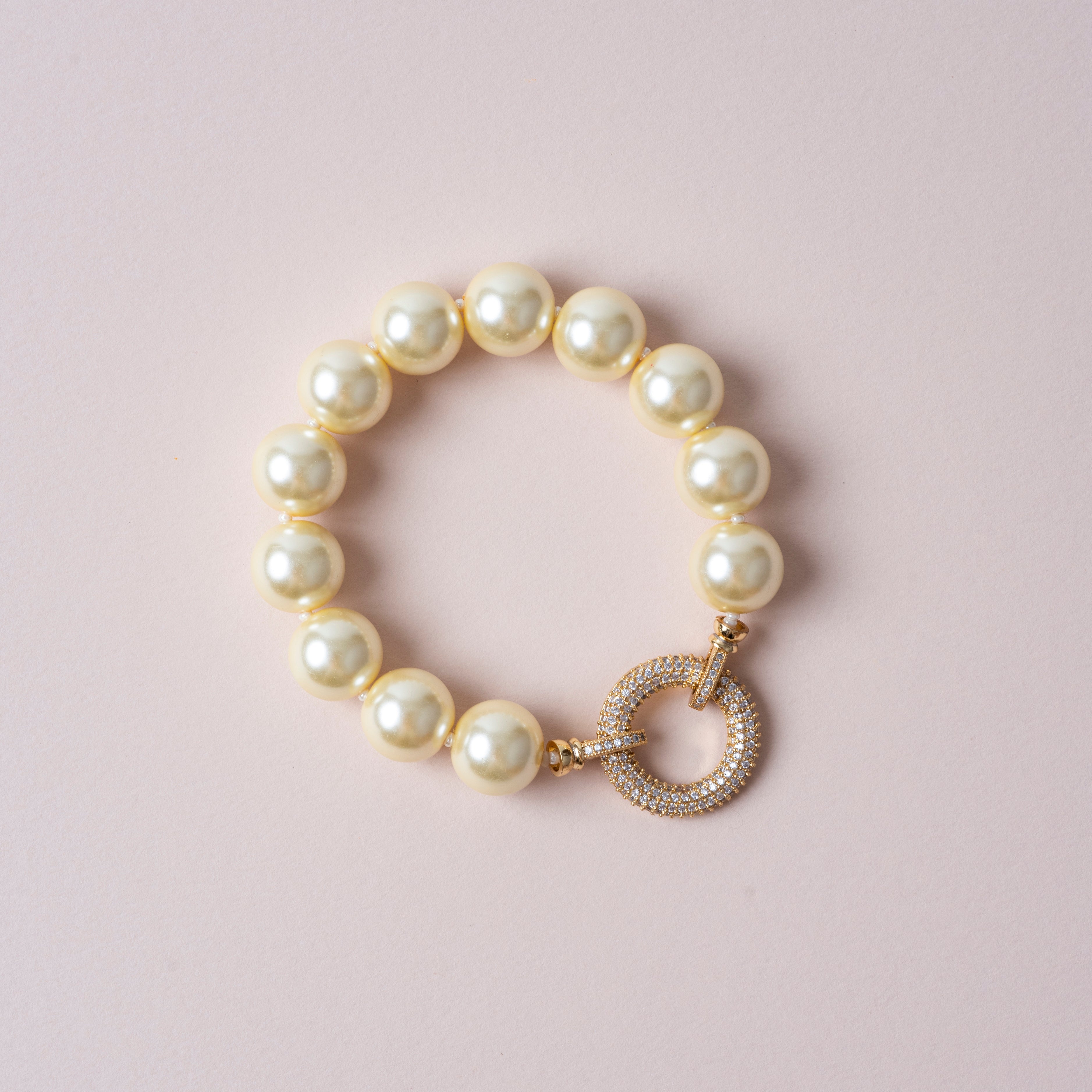 The Imperial Lock Pearl Bracelet : Available In 2 Colors