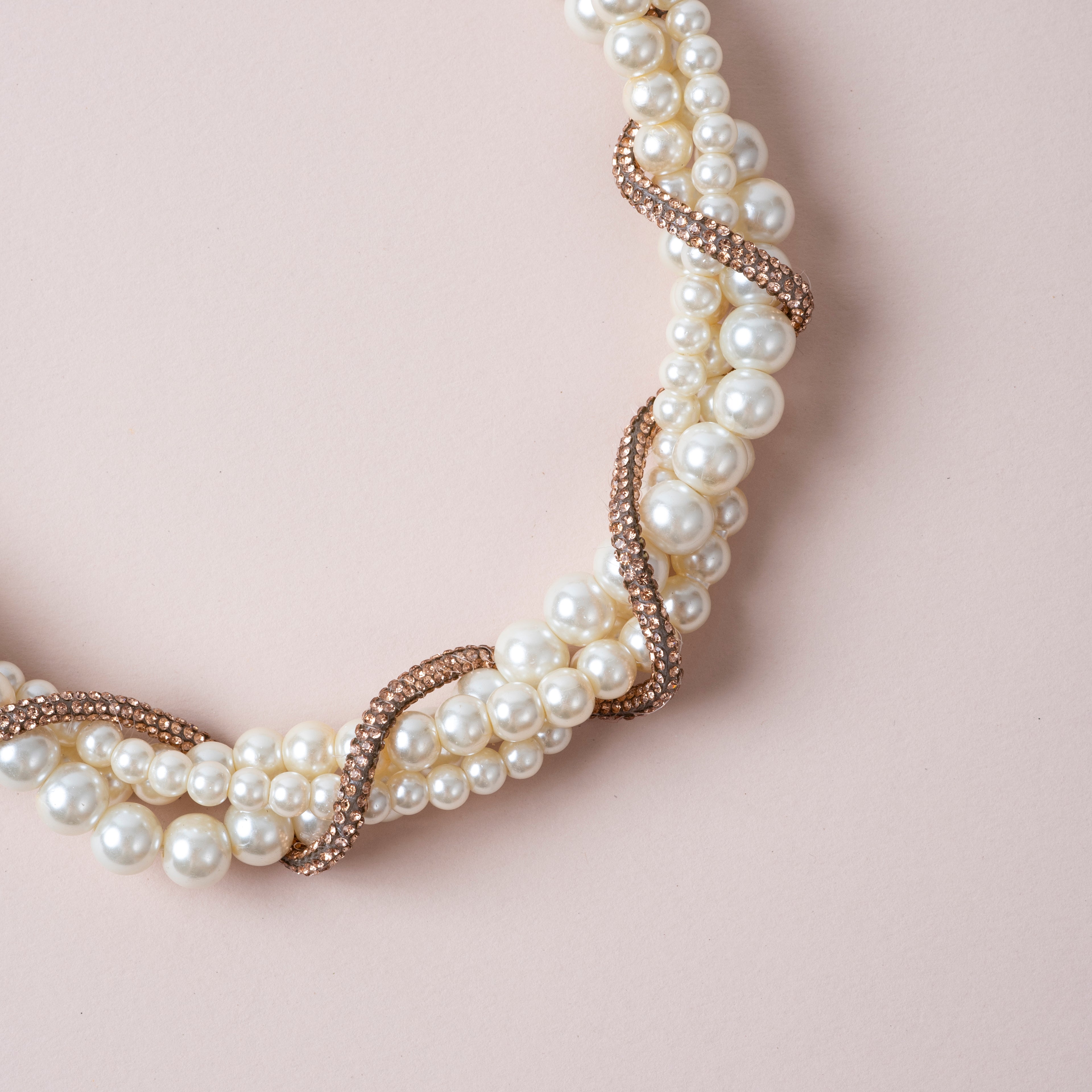 Twisted Grace - Crystal lace Signature Pearls Necklace : Gold & Silver