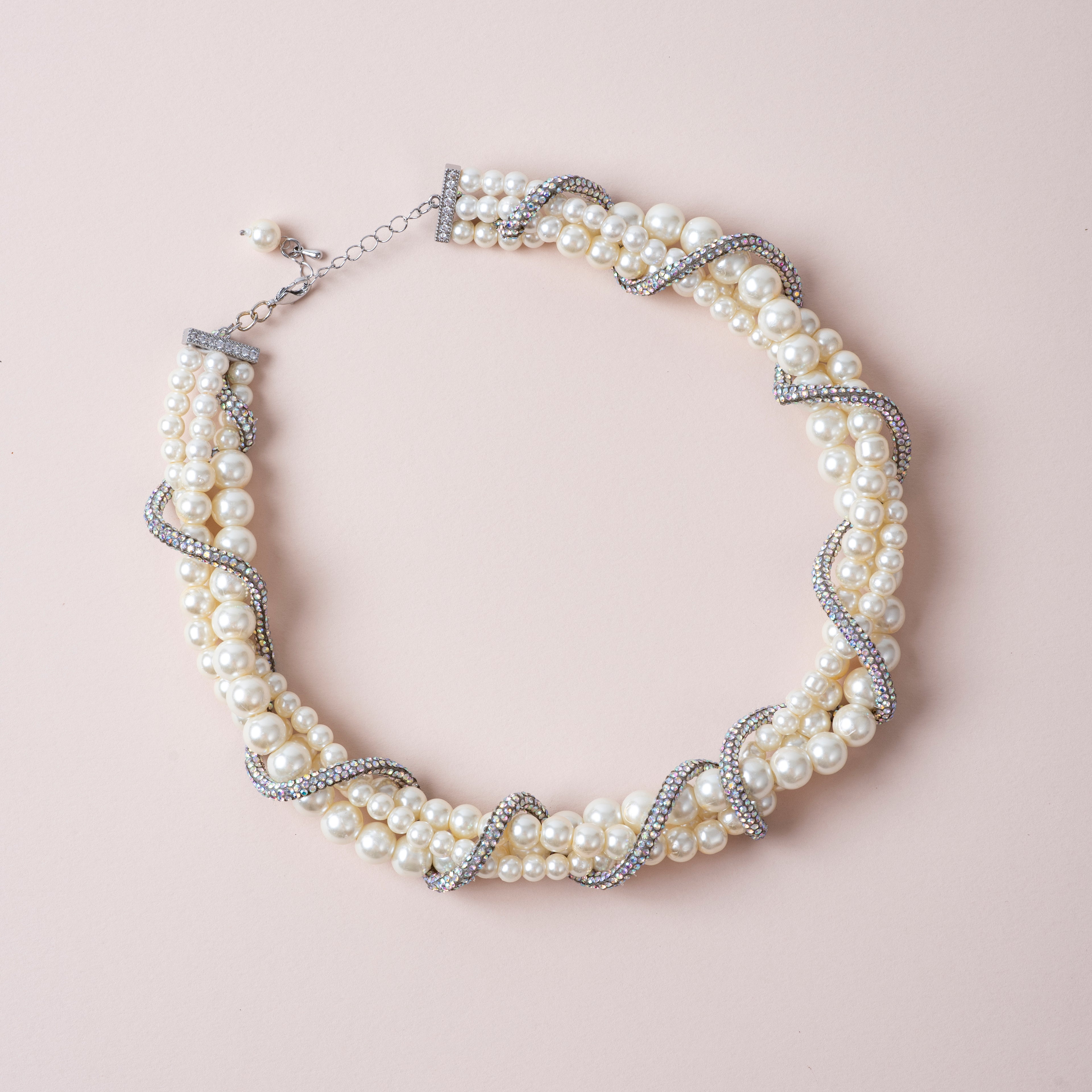Twisted Grace - Crystal lace Signature Pearls Necklace : Gold & Silver
