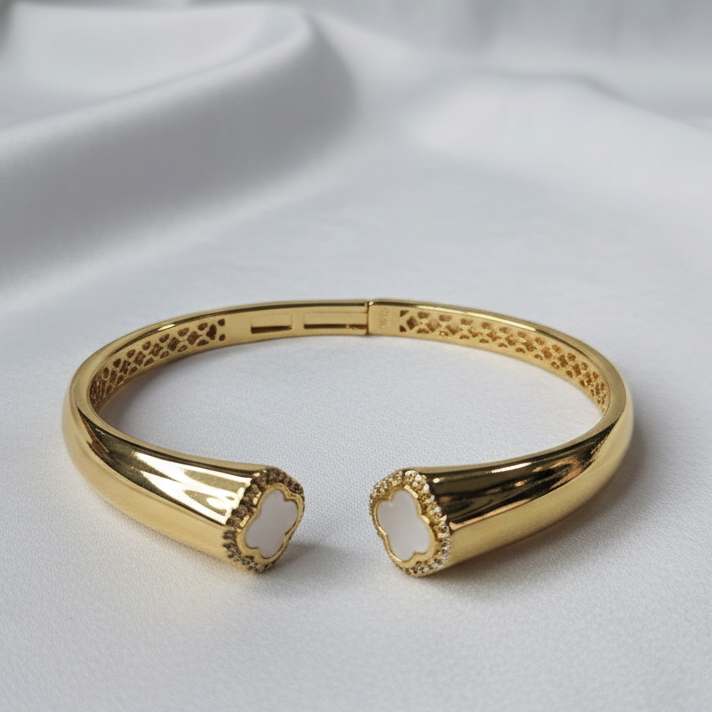 The Rani Rose Clover Bangle