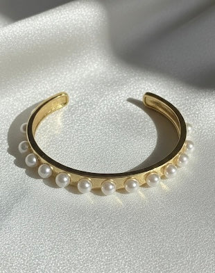 The Rani Pearls Aura Cuff Bracelet - 18kt gold plated