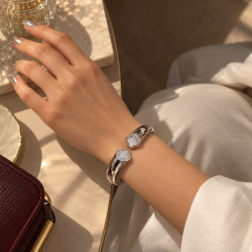 The Rani Rose Clover Bangle